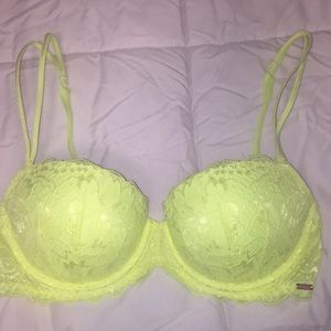 PINK Victoria’s Secret bra Never worn!!